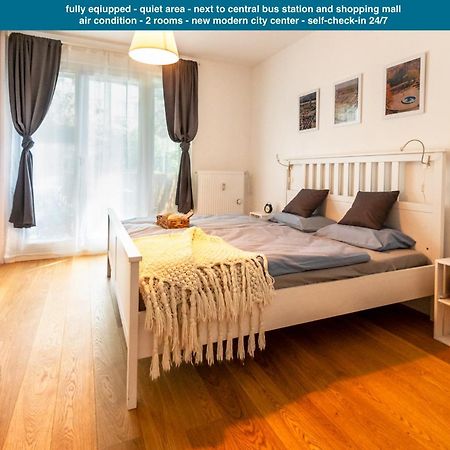 Quiet Apartment In New City Center, Nivy บราติสลาวา ภายนอก รูปภาพ