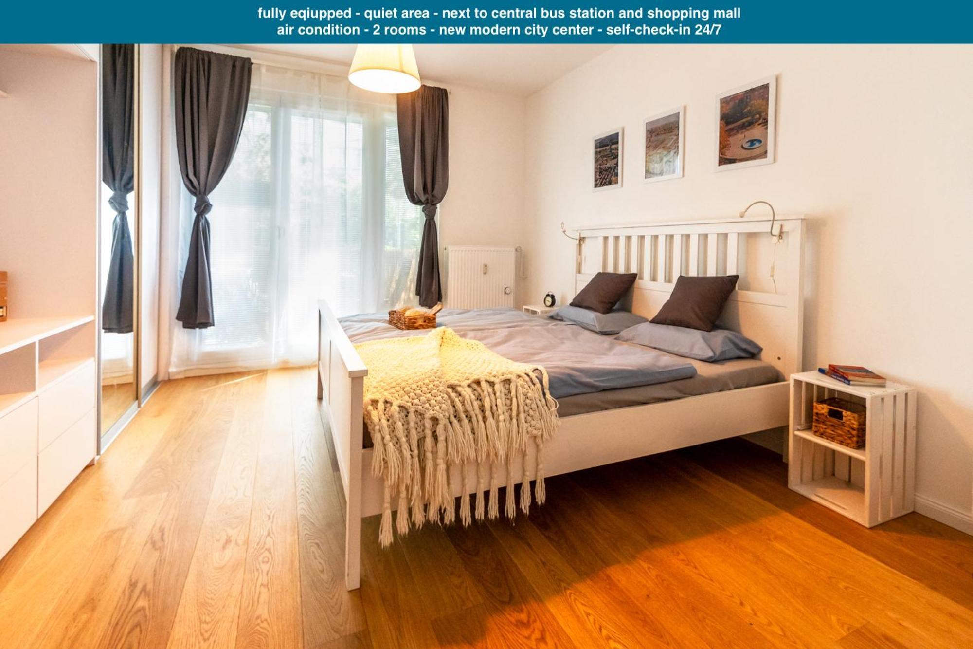 Quiet Apartment In New City Center, Nivy บราติสลาวา ภายนอก รูปภาพ
